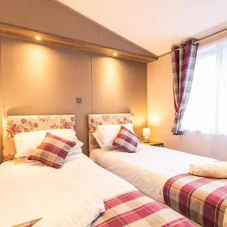 Bella Rose With Hot Tub