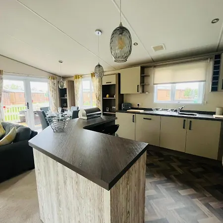 Bella Rose With Hot Tub 度假居 马尔顿